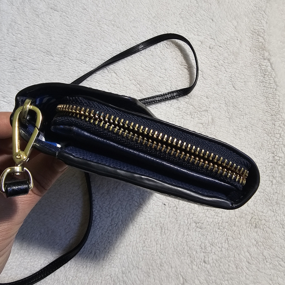 Vera Bradley leather crossbody - Picture 2 of 11